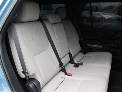 Used 2025 Toyota 4Runner SR5 AWD/4WD image 11