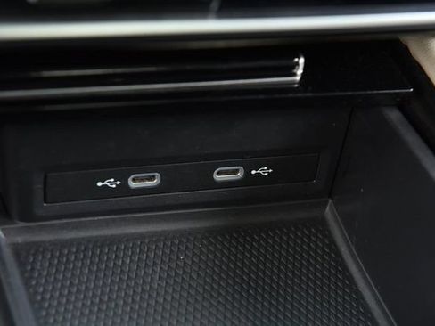 Used 2024 Volkswagen Atlas SE w/ Panoramic Sunroof Package AWD/4WD image 16