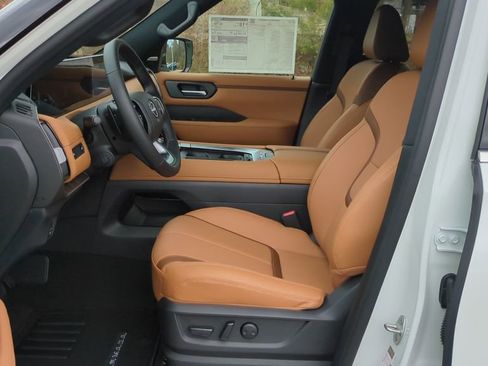 New 2026 Nissan Armada SL w/ Captain's Chari Seat Package image 11