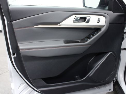 New 2026 Ford Explorer Active image 11