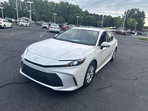 Used 2025 Toyota Camry LE FWD image 9