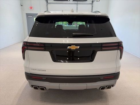 New 2026 Chevrolet Traverse LT w/ Sun and Wheel Package FWD image 5