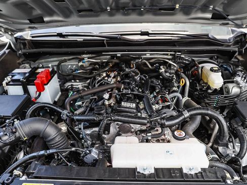 Certified 2025 Toyota 4Runner SR5 AWD/4WD image 26