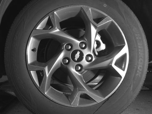 Used 2025 Chevrolet Trax LT image 14