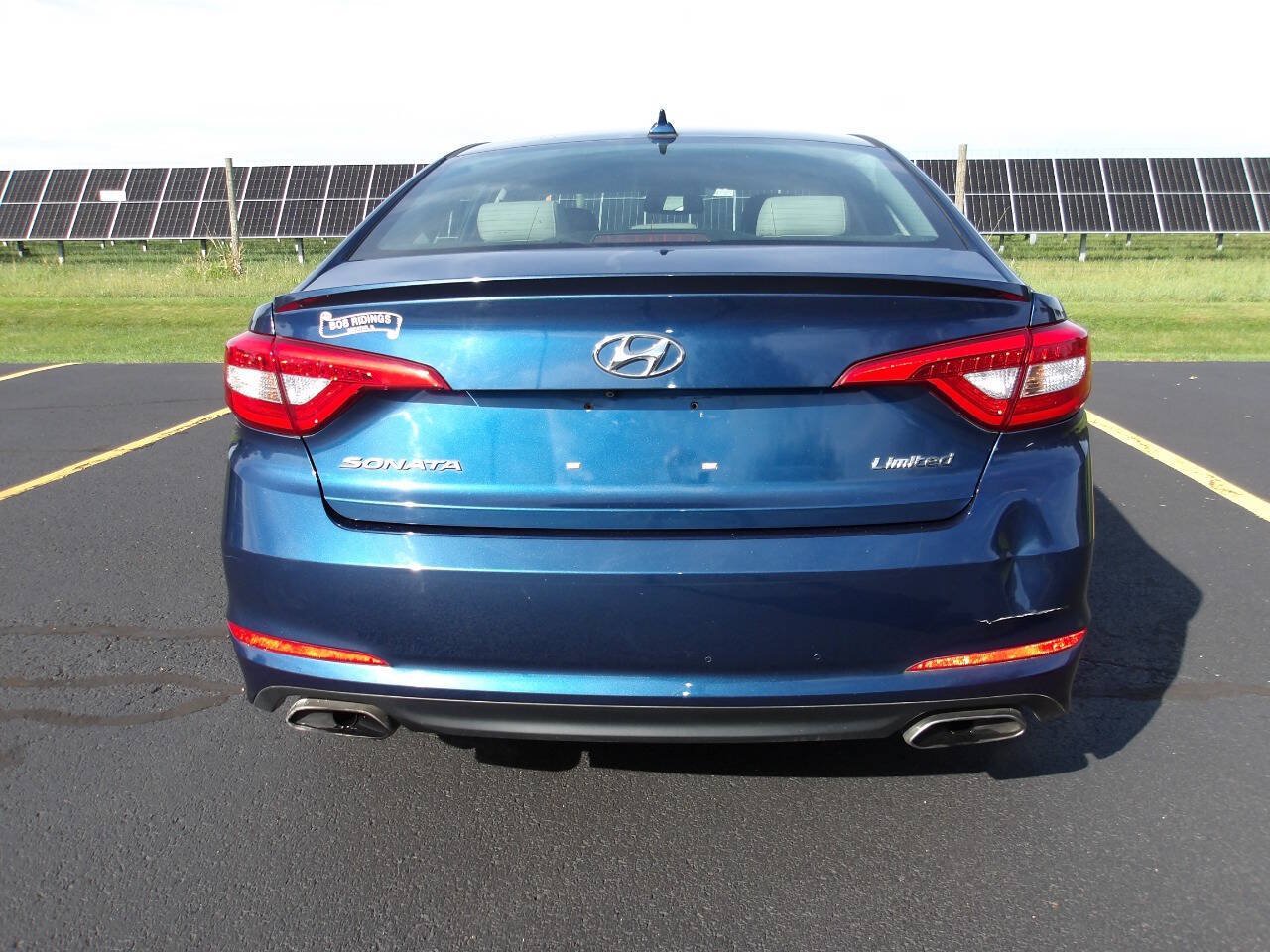 Used 2017 Hyundai Sonata Limited w/ Cargo Package FWD image 4