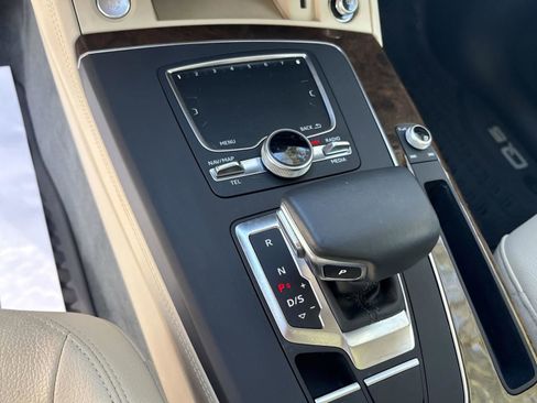 Used 2018 Audi Q5 Prestige w/ Prestige Package image 23