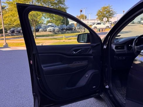 Used 2020 GMC Acadia Denali AWD/4WD image 12