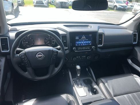 Used 2022 Nissan Frontier SV w/ SV Premium Package image 22