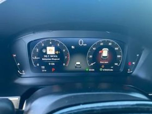 Used 2023 Honda Pilot Elite image 12