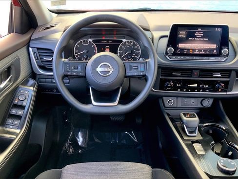 Certified 2023 Nissan Rogue SV image 4