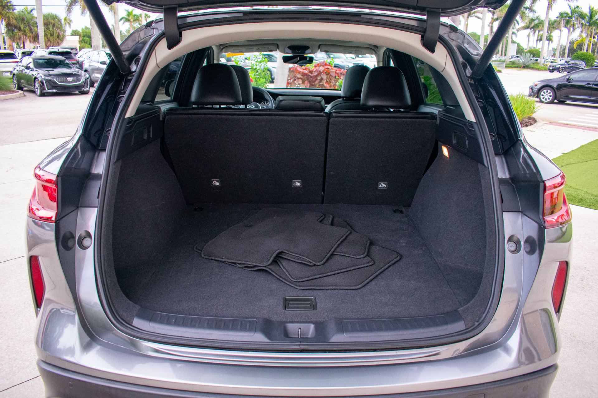 Used 2023 INFINITI QX50 Luxe FWD image 41
