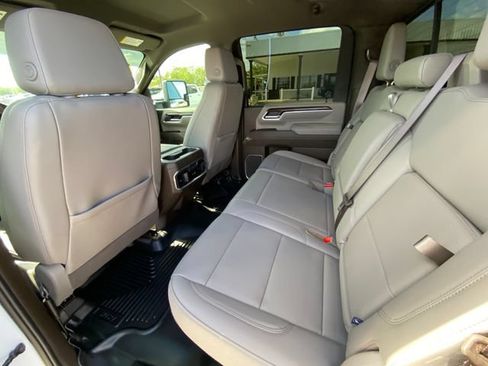 Used 2025 GMC Sierra 2500 SLT w/ SLT Premium Package AWD/4WD image 14