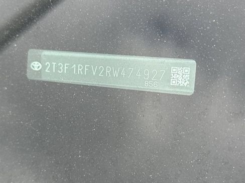 Used 2024 Toyota RAV4 LE AWD/4WD image 5