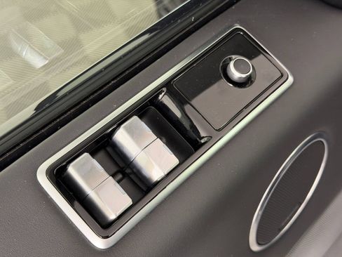 Used 2019 Land Rover Range Rover Sport Supercharged AWD/4WD image 12