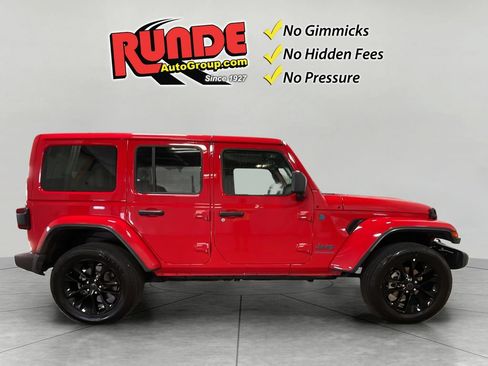 Used 2025 Jeep Wrangler Unlimited Sahara w/ Safety Group AWD/4WD image 7