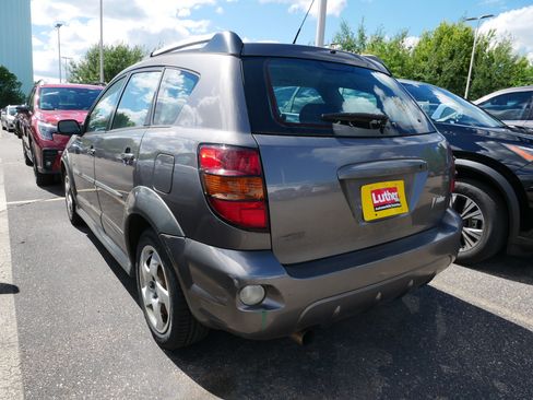 Used 2007 Pontiac Vibe w/ Sun And Sound Package FWD image 3