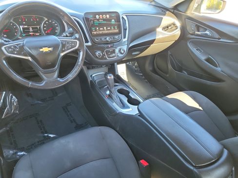 Used 2018 Chevrolet Malibu LT image 19