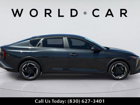 Used 2025 Kia K4 EX image 15