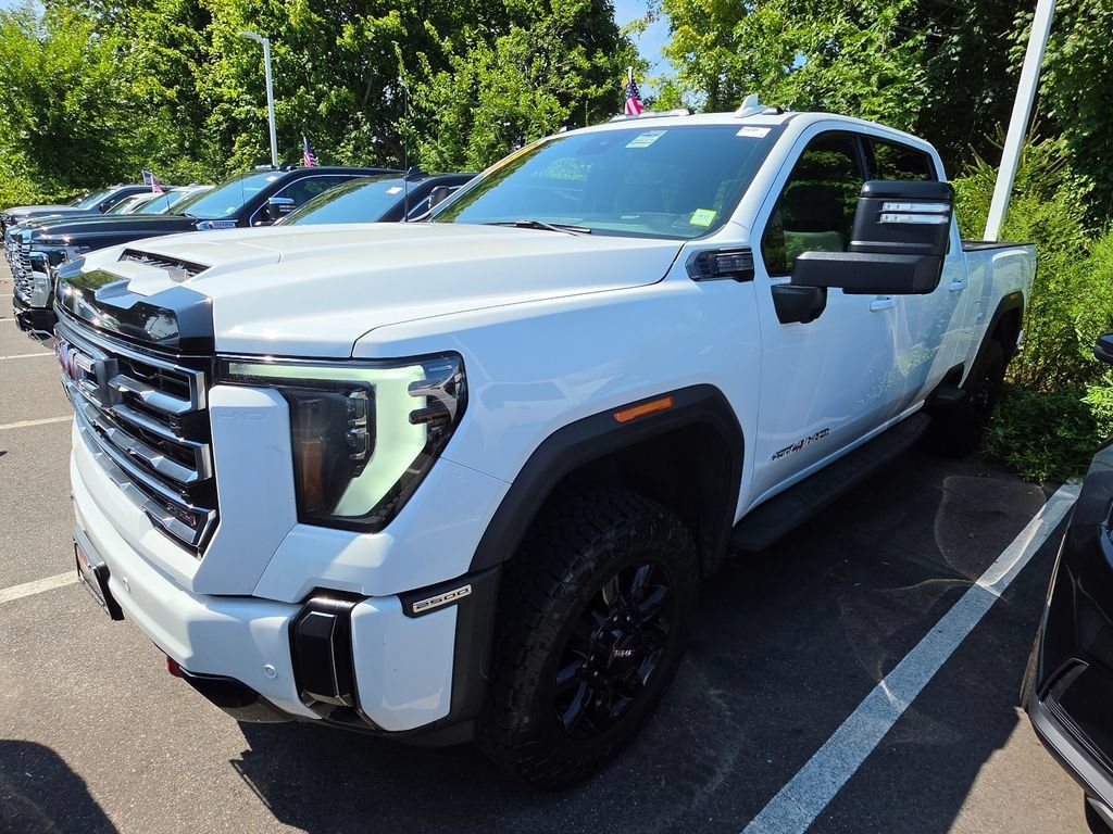 Used 2024 GMC Sierra 2500 AT4 w/ AT4 Preferred Package AWD/4WD image 9