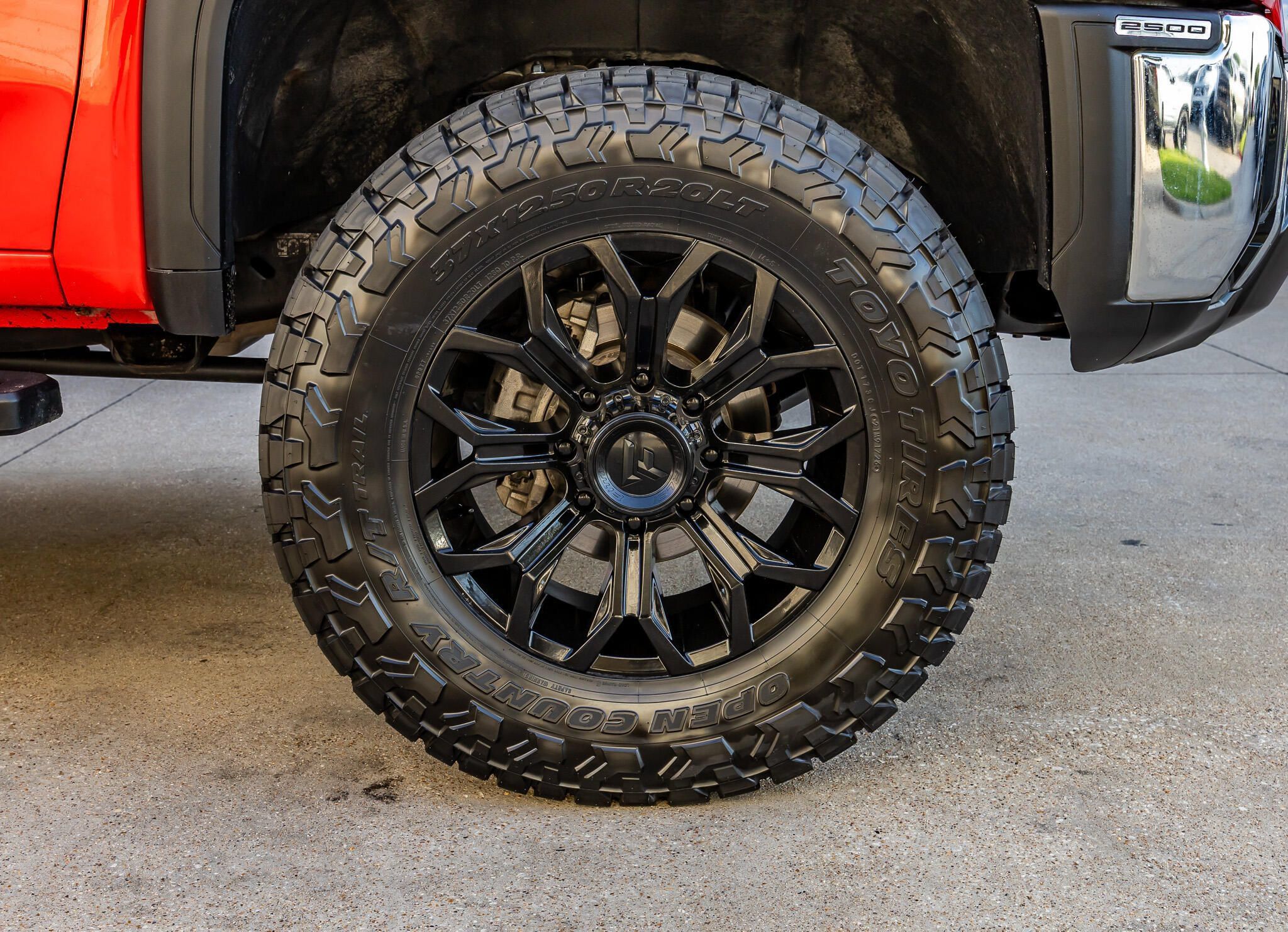 Used 2024 GMC Sierra 2500 SLT w/ Texas SLT Premium Package AWD/4WD image 12