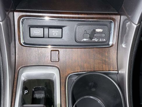 Used 2022 Subaru Ascent Touring AWD/4WD image 25