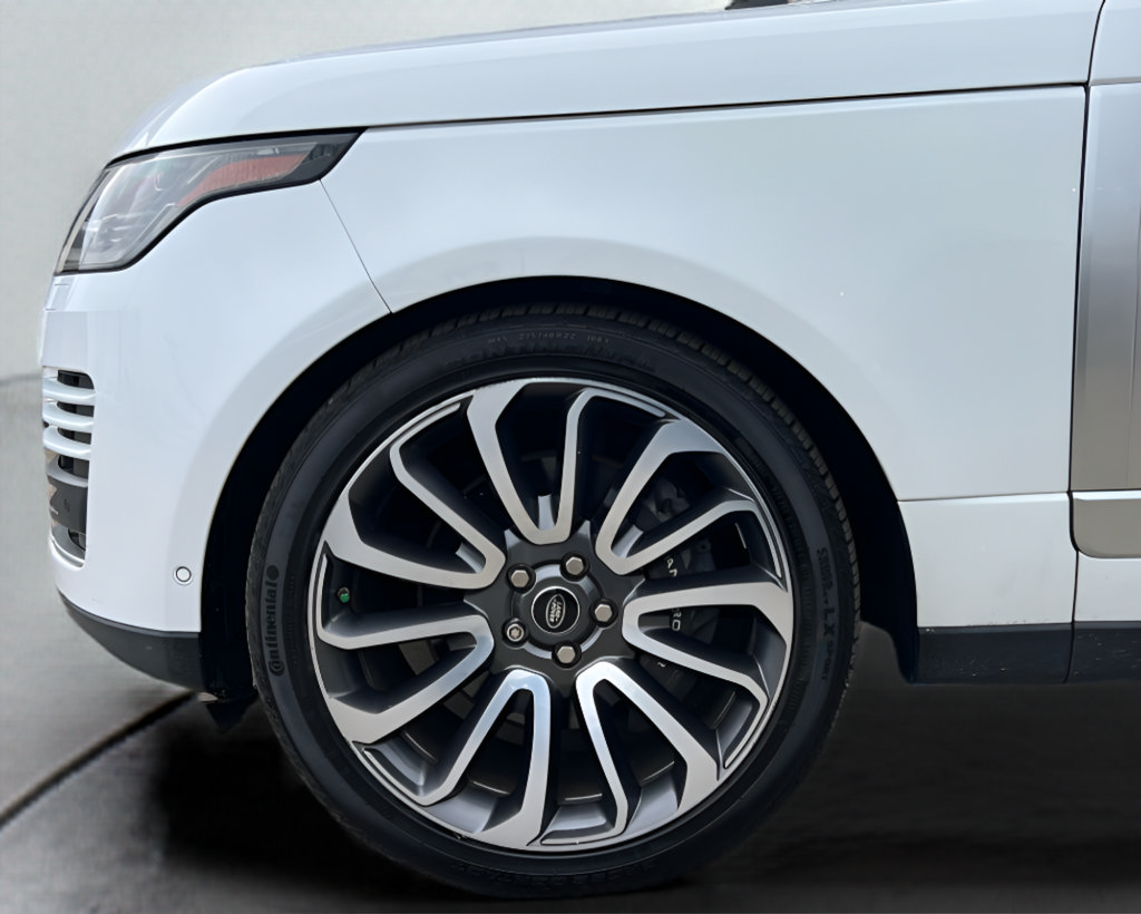 Used 2018 Land Rover Range Rover Supercharged AWD/4WD image 40