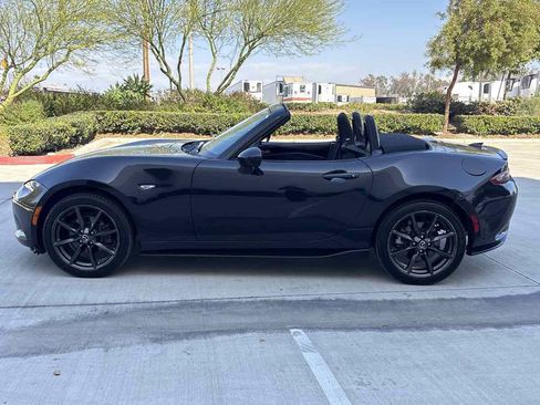 Used 2016 MAZDA MX-5 Miata Club RWD image 9