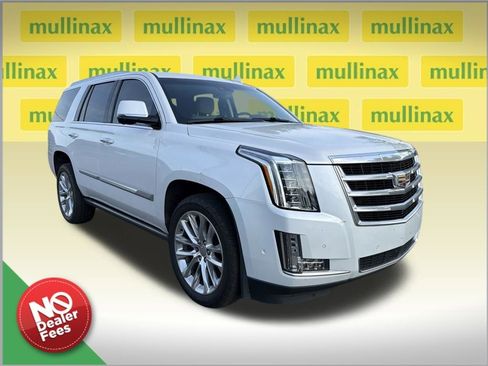 Used 2019 Cadillac Escalade Premium Luxury RWD image 1