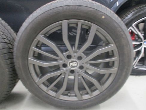 Used 2022 BMW X5 M50i w/ Executive Package image 12