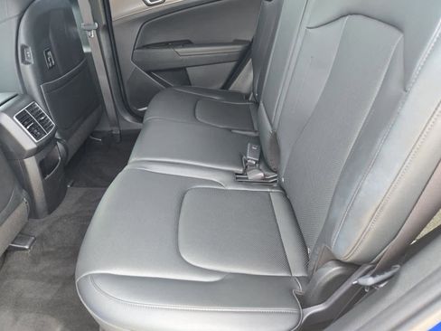 Used 2024 Kia Sportage EX image 18