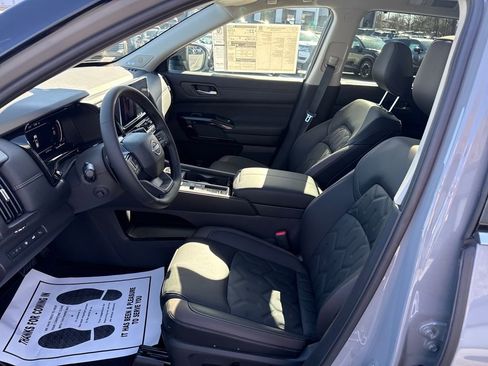 New 2026 Nissan Pathfinder Platinum w/ Cargo Package FWD image 9