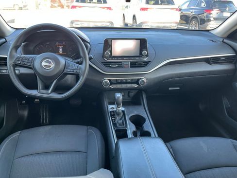 Used 2023 Nissan Altima 2.5 S FWD image 32