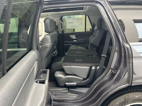 New 2025 Ford Expedition Active image 53