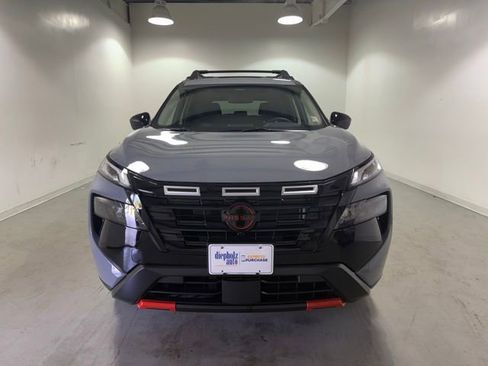 Used 2026 Nissan Rogue SV AWD/4WD image 2