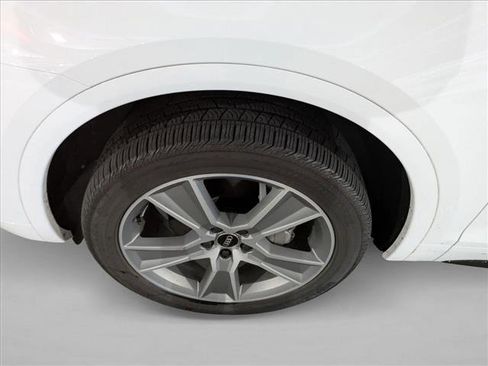 Certified 2025 Audi Q5 2.0T Premium image 29