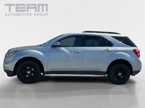 Used 2017 Chevrolet Equinox LT w/ Convenience Package FWD image 4