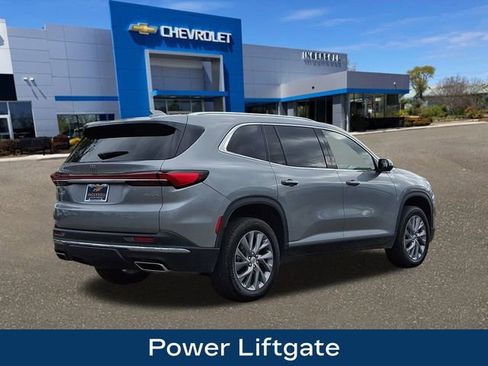 Used 2025 Buick Enclave Preferred image 9