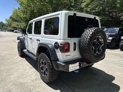 Used 2022 Jeep Wrangler Unlimited Rubicon 4xe w/ Cold Weather Group AWD/4WD image 5