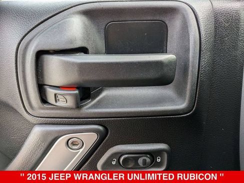 Used 2015 Jeep Wrangler Unlimited Rubicon w/ Connectivity Group AWD/4WD image 12