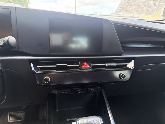 Used 2023 Kia Niro LX FWD image 15