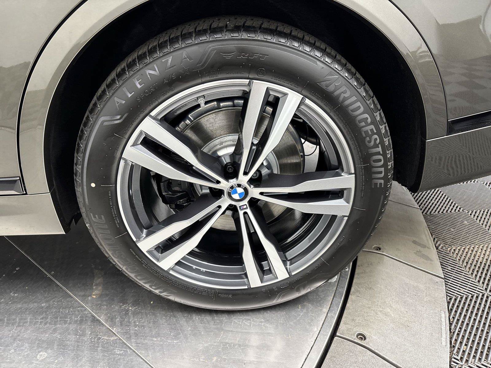 New 2027 BMW X7 xDrive40i w/ Executive Package AWD/4WD image 15