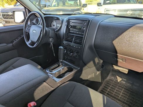 Used 2010 Ford Explorer Sport Trac XLT AWD/4WD image 13