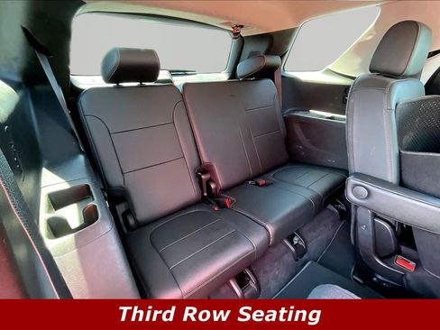 Used 2019 Chevrolet Traverse LT w/ LPO, Cargo Package FWD image 25