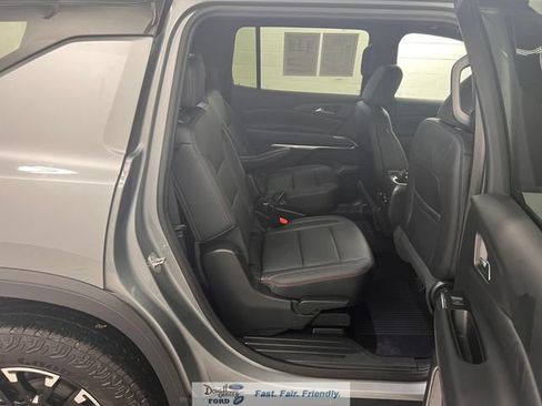 Used 2024 Chevrolet Traverse Z71 AWD/4WD image 36