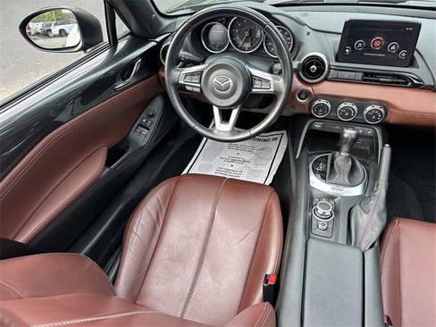 Used 2019 MAZDA MX-5 Miata RF Grand Touring image 18