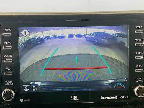 Used 2021 Toyota Highlander Limited FWD image 22