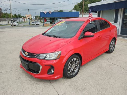 Used 2017 Chevrolet Sonic LT w/ Convenience Package FWD image 1