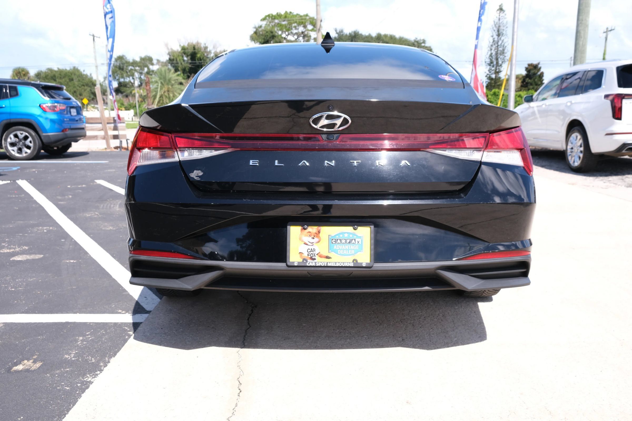 Used 2021 Hyundai Elantra SEL w/ Convenience Package FWD image 6
