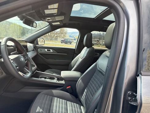 Used 2025 Ford Explorer ST-Line w/ Premium Package AWD/4WD image 19