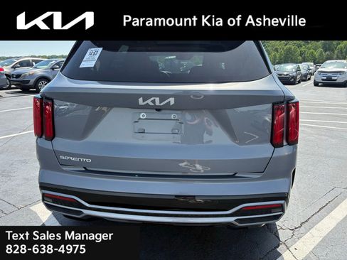 Certified 2023 Kia Sorento SX FWD image 4